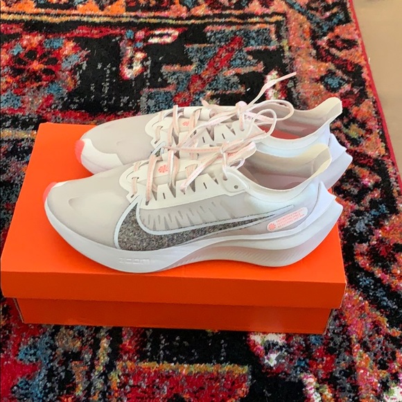 nike zoom gravity summit white